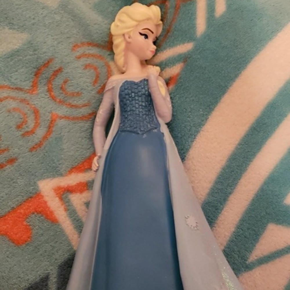 Elsa Garden Statue